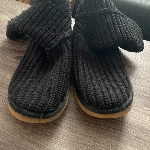 Black crochet uggs - Picture 2 of 3